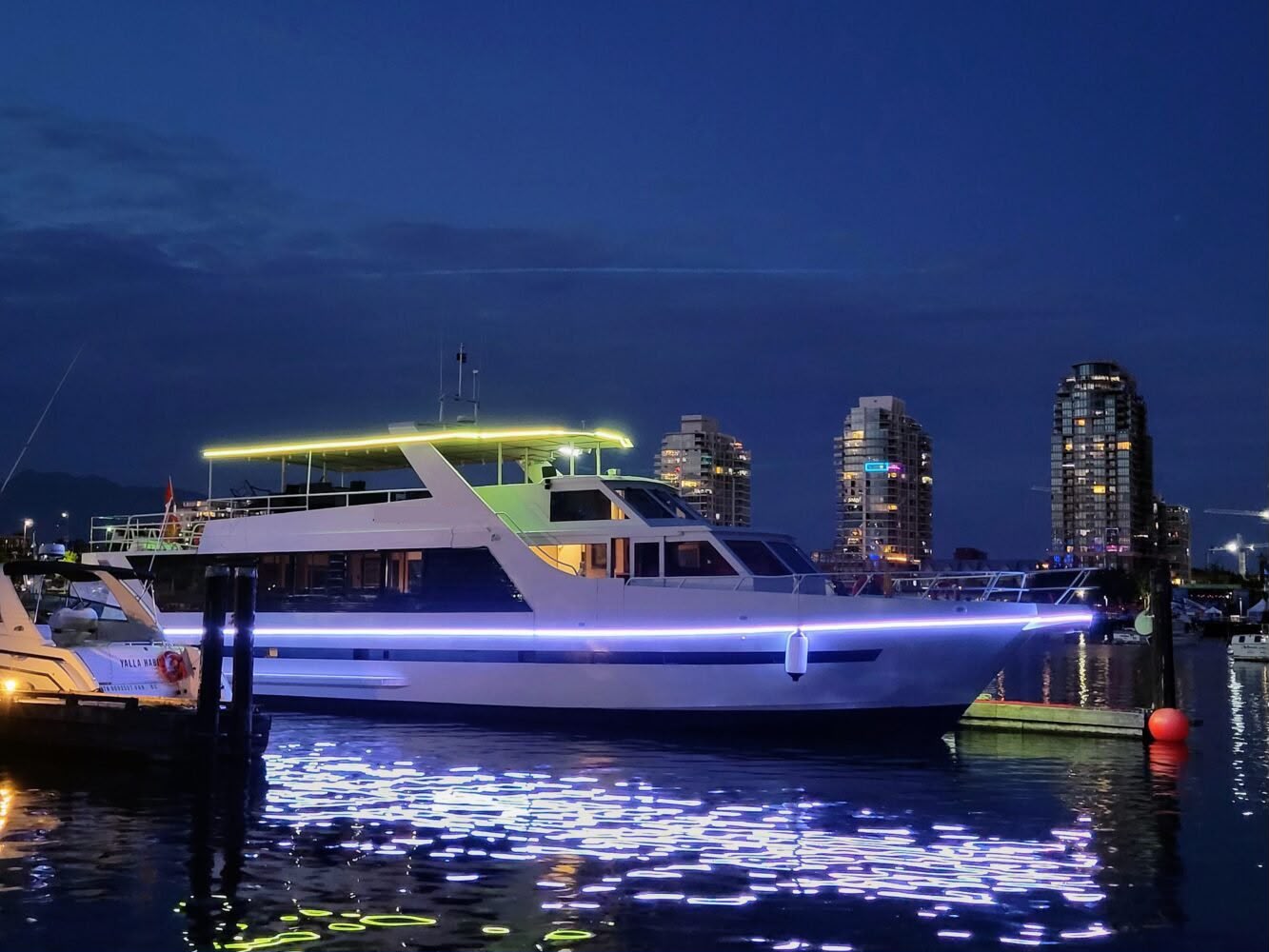 Cheer Vancouver yacht rental — 90 ft luxury charter photo 14