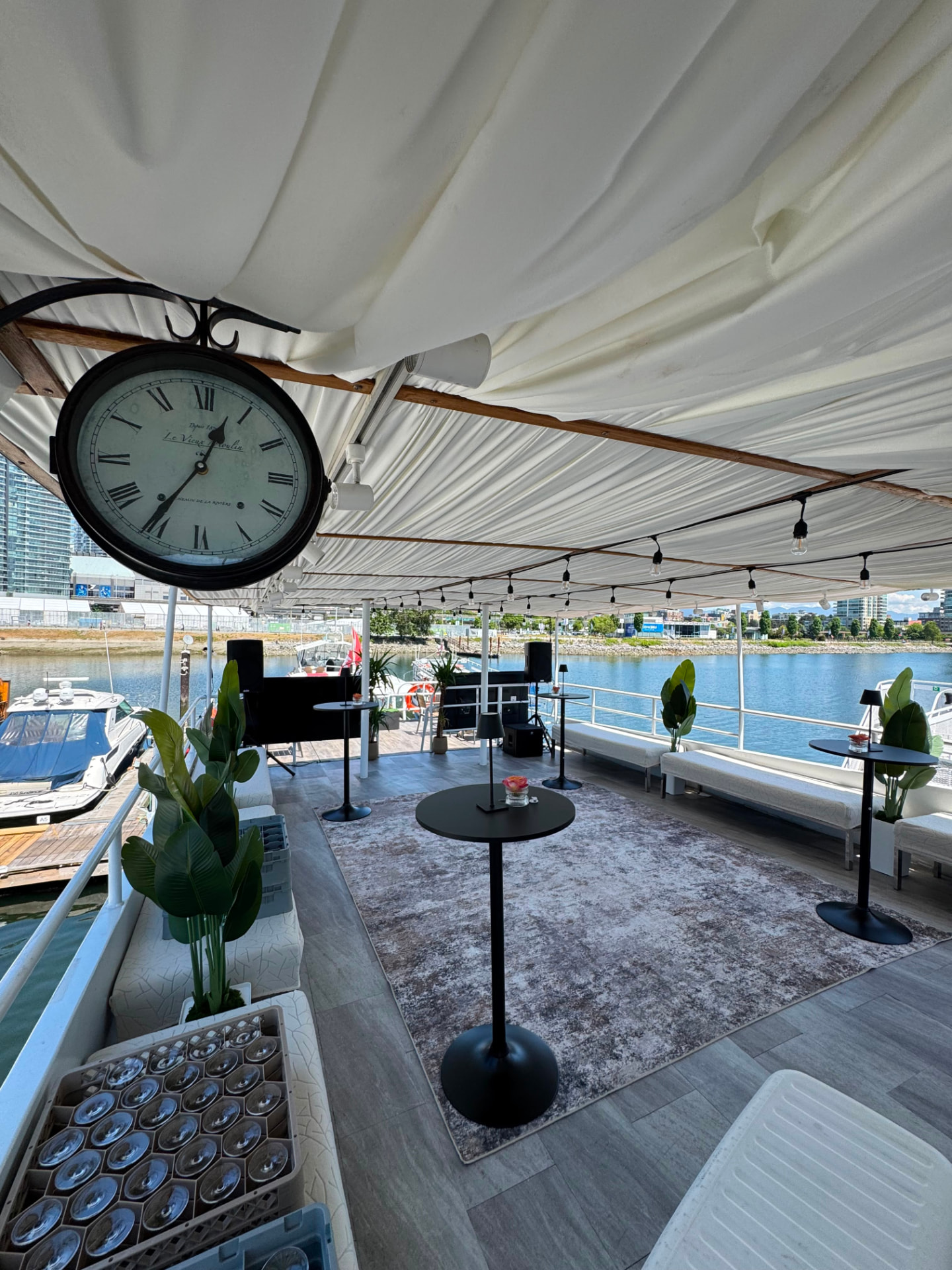 Cheer Vancouver yacht rental — 90 ft luxury charter photo 22