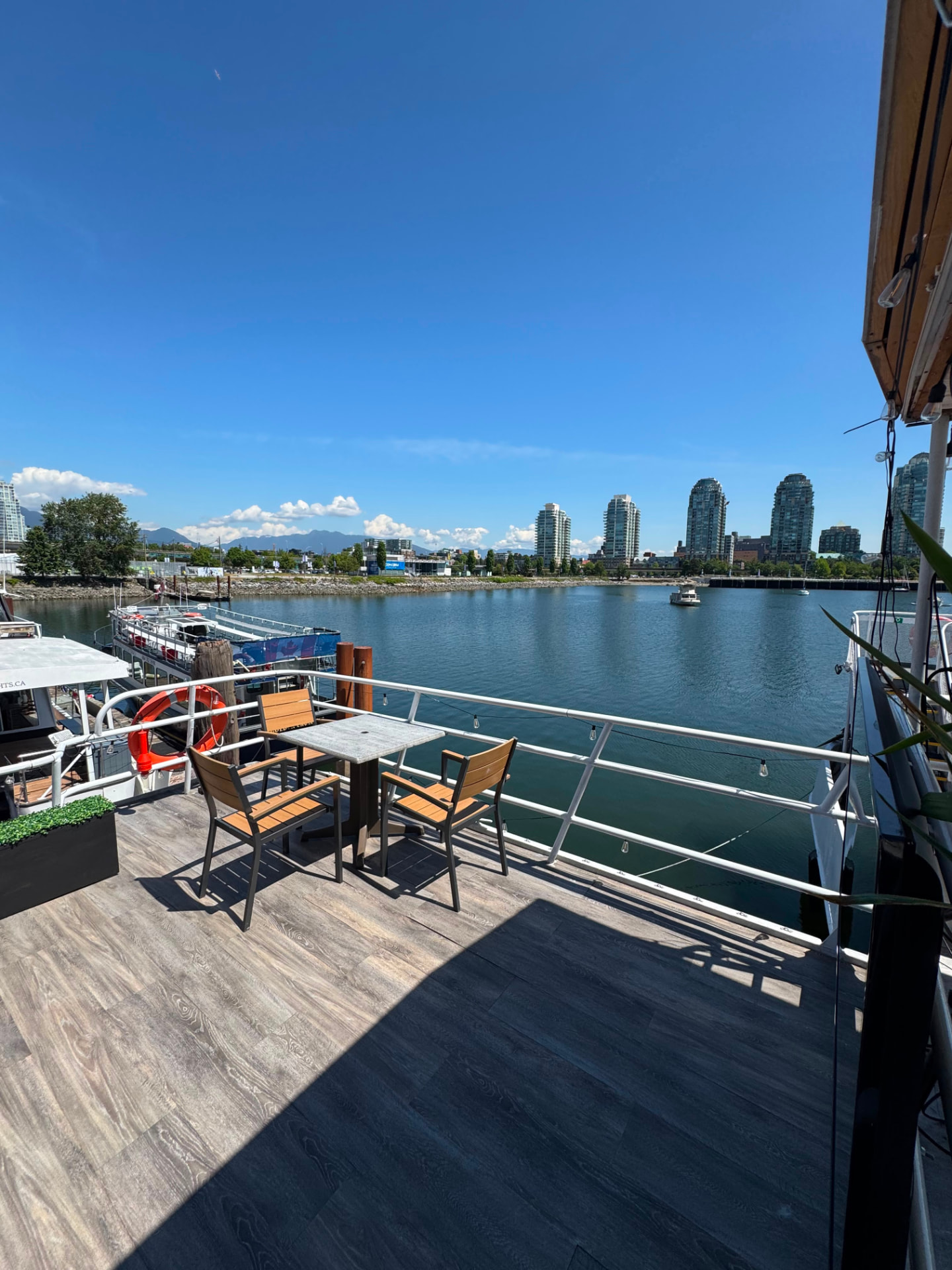 Cheer Vancouver yacht rental — 90 ft luxury charter photo 21