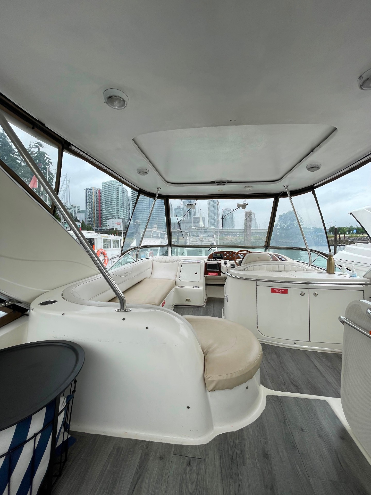 Maxum Vancouver yacht rental — 47 ft luxury charter photo 3