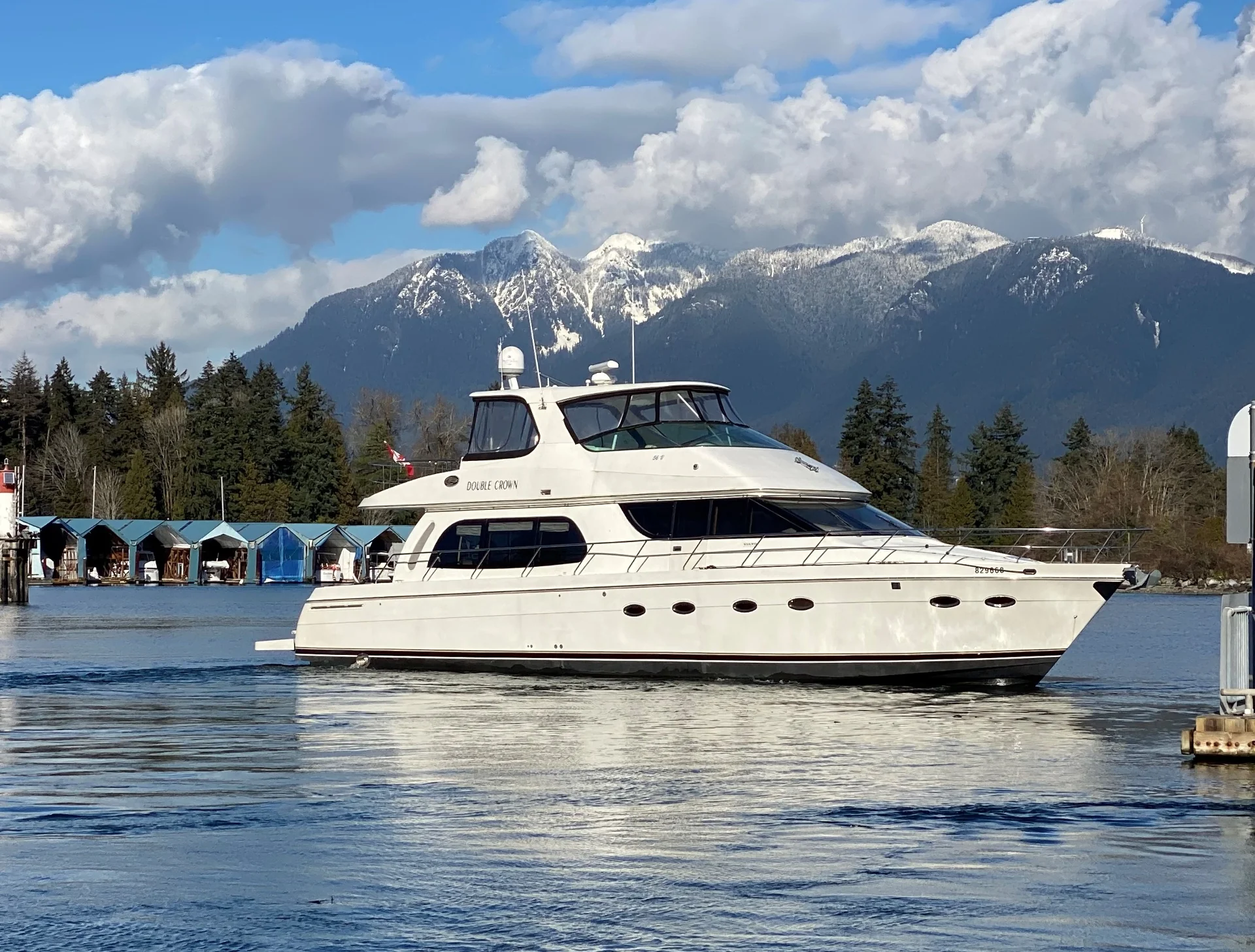 Carver yacht