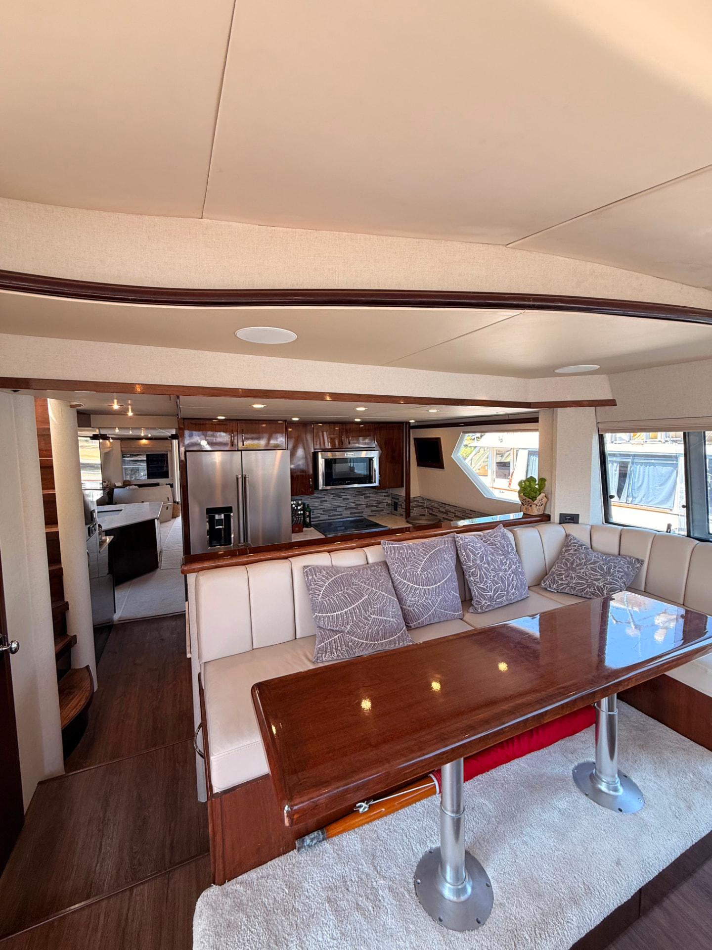 King & Angels Vancouver yacht rental — 90 ft luxury charter photo 12