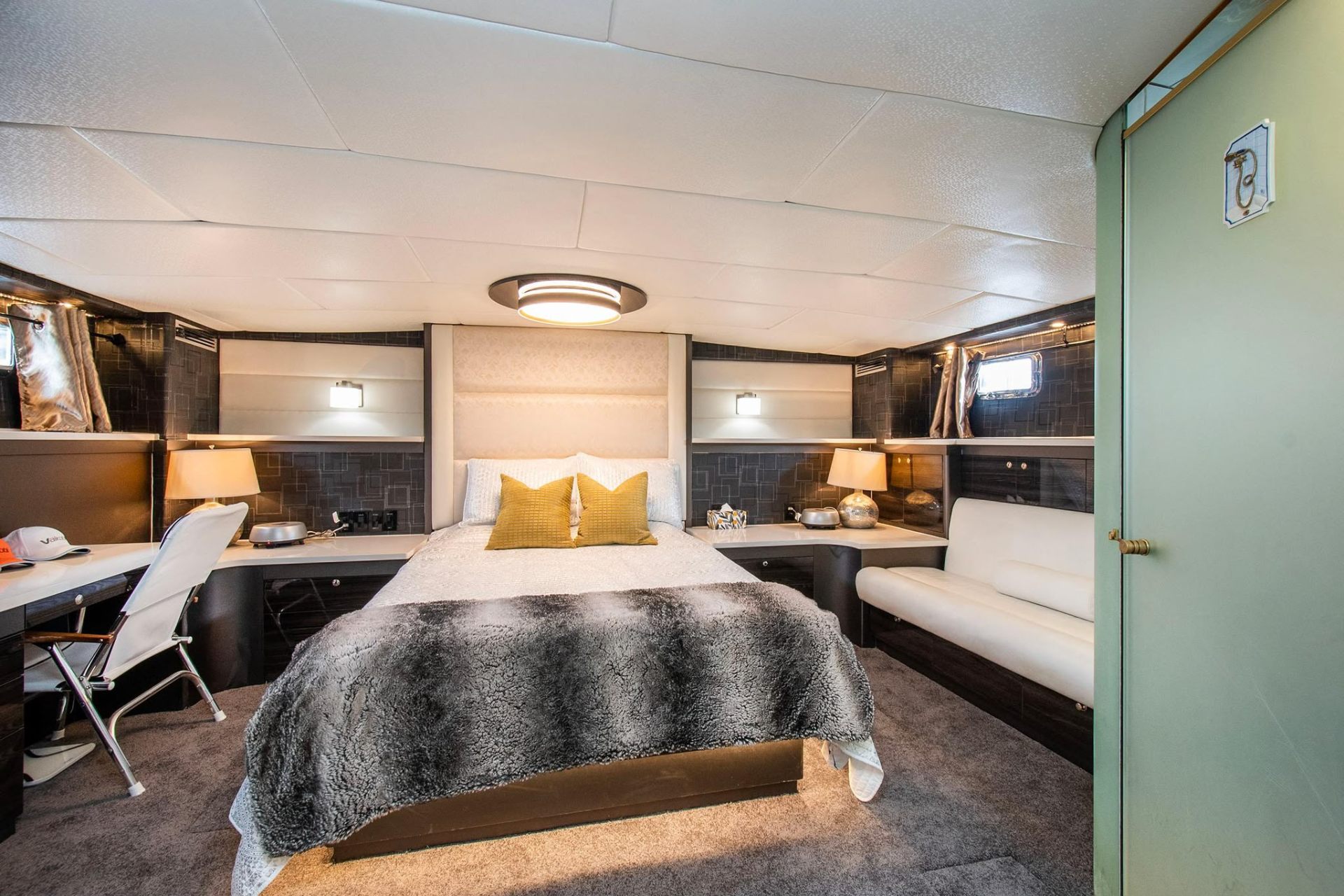 Blue Bird Vancouver yacht rental — 90 ft luxury charter photo 10