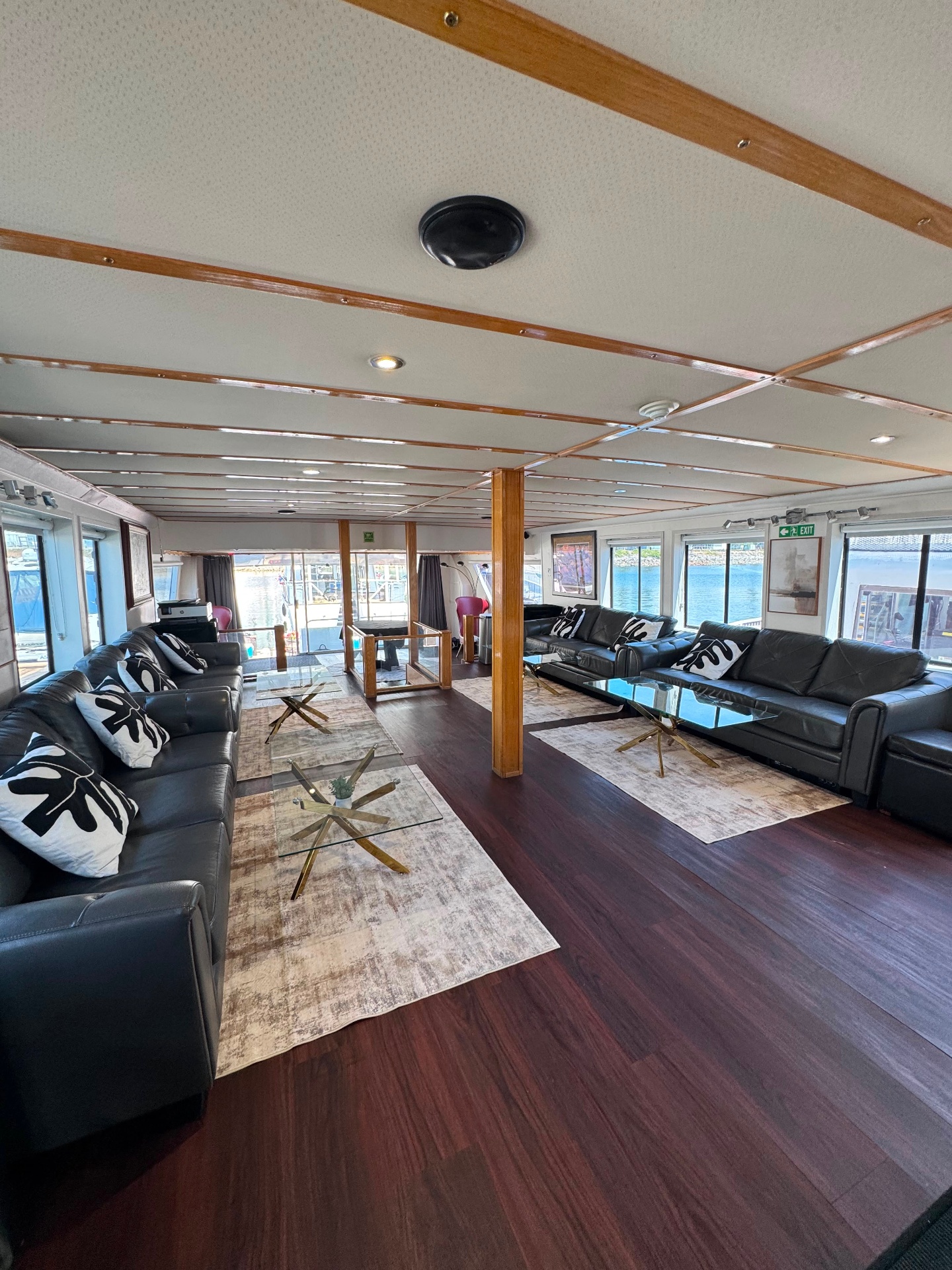 Cheer Vancouver yacht rental — 90 ft luxury charter photo 11