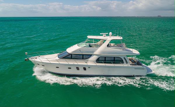 Carver Vancouver yacht rental — 67 ft luxury charter photo 3