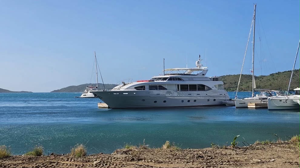 Evelyn Vancouver yacht rental — 100 ft luxury charter photo 6