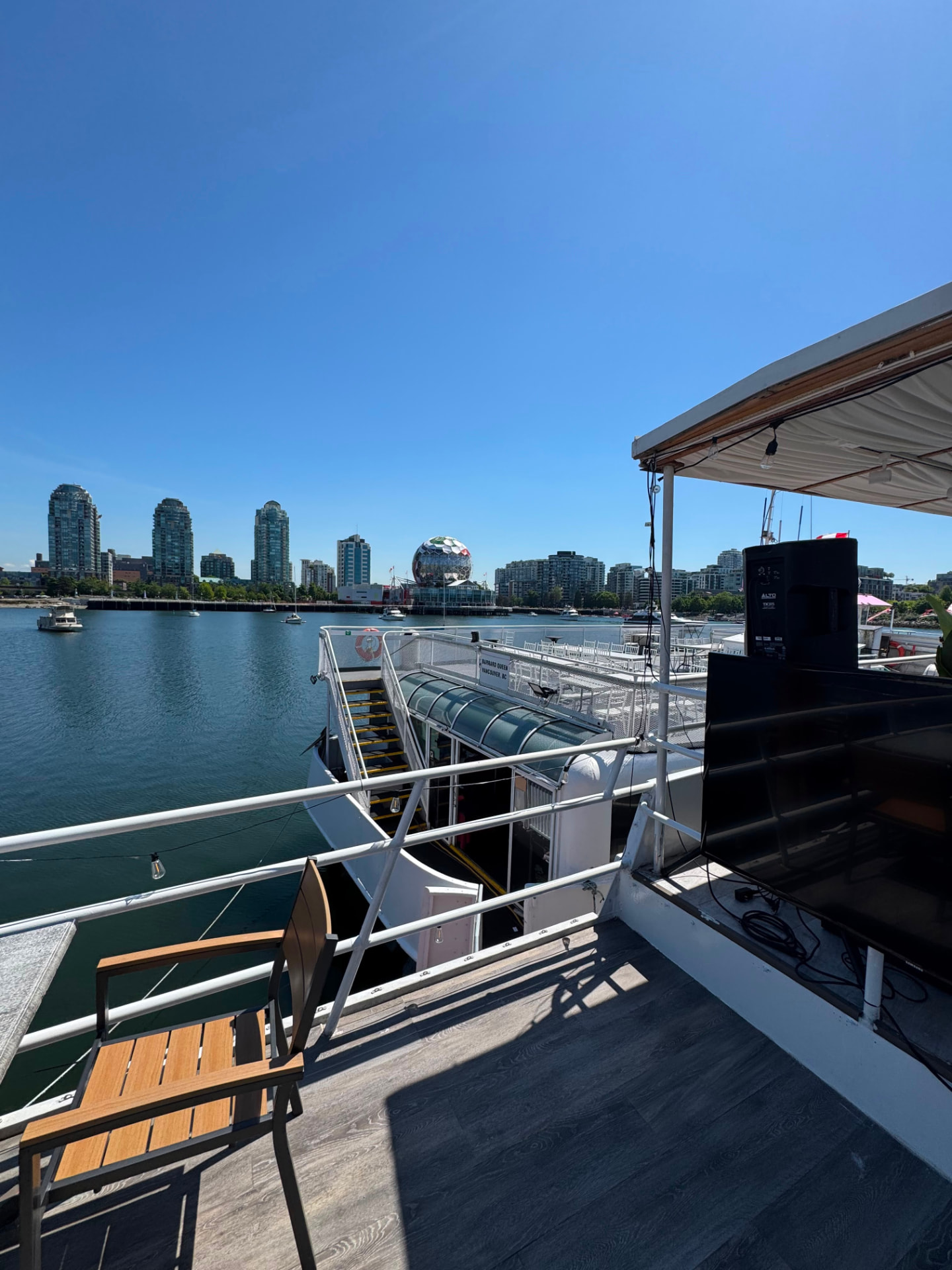 Cheer Vancouver yacht rental — 90 ft luxury charter photo 24
