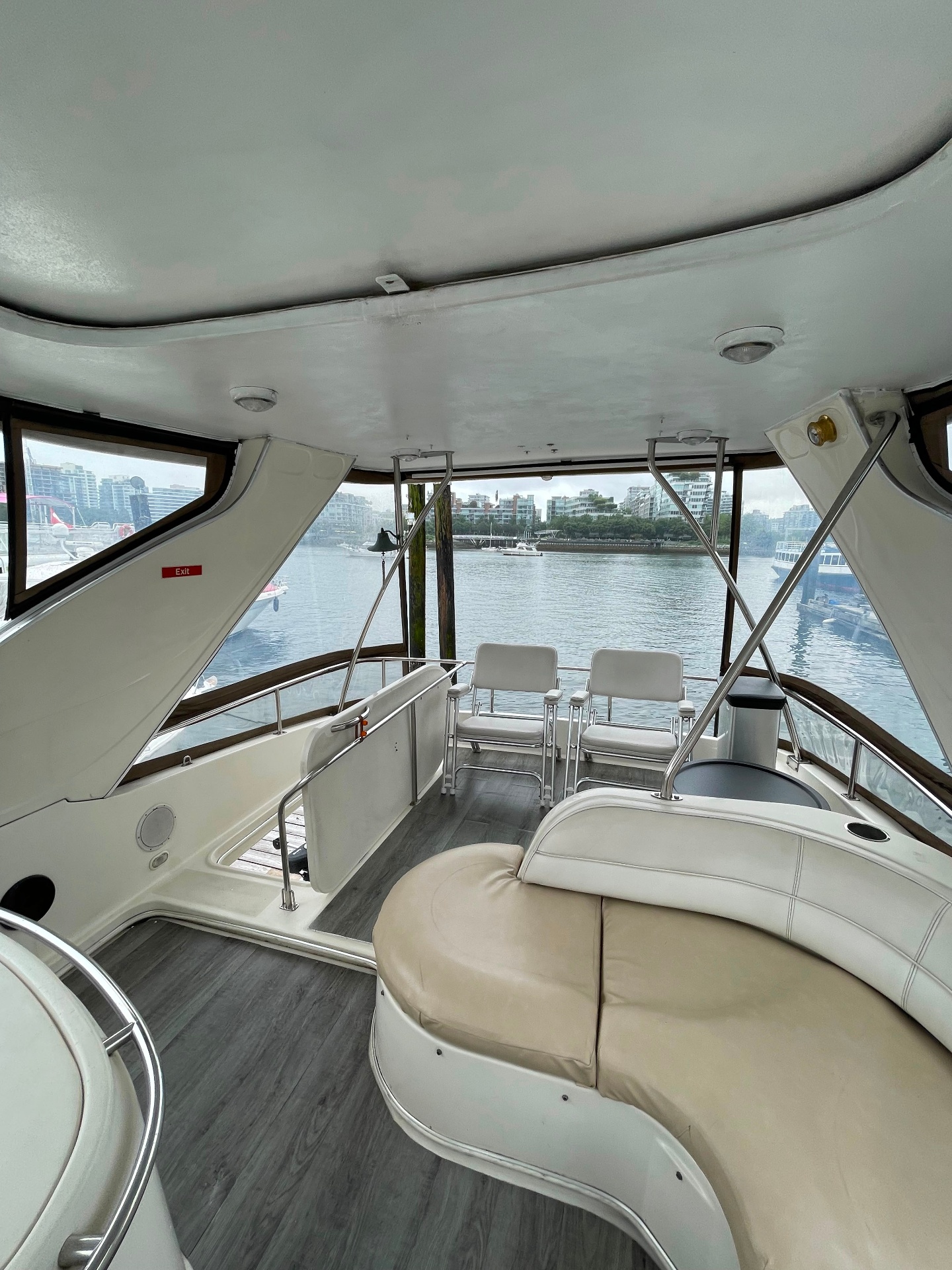 Maxum Vancouver yacht rental — 47 ft luxury charter photo 4